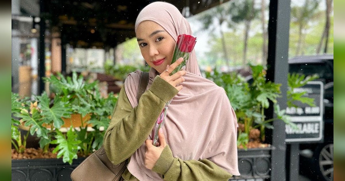 Potret Terbaru Ria Ricis VS Teuku Ryan Usai Cerai Jadi Sorotan, Penampilannya Bak Bumi dan Langit