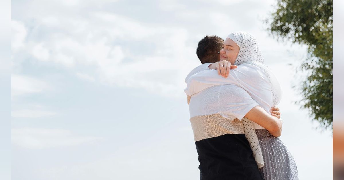 Ingin Memiliki Istri yang Selalu Penuh Cinta? Inilah 4 Doa yang Penting Diamalkan oleh Para Suami