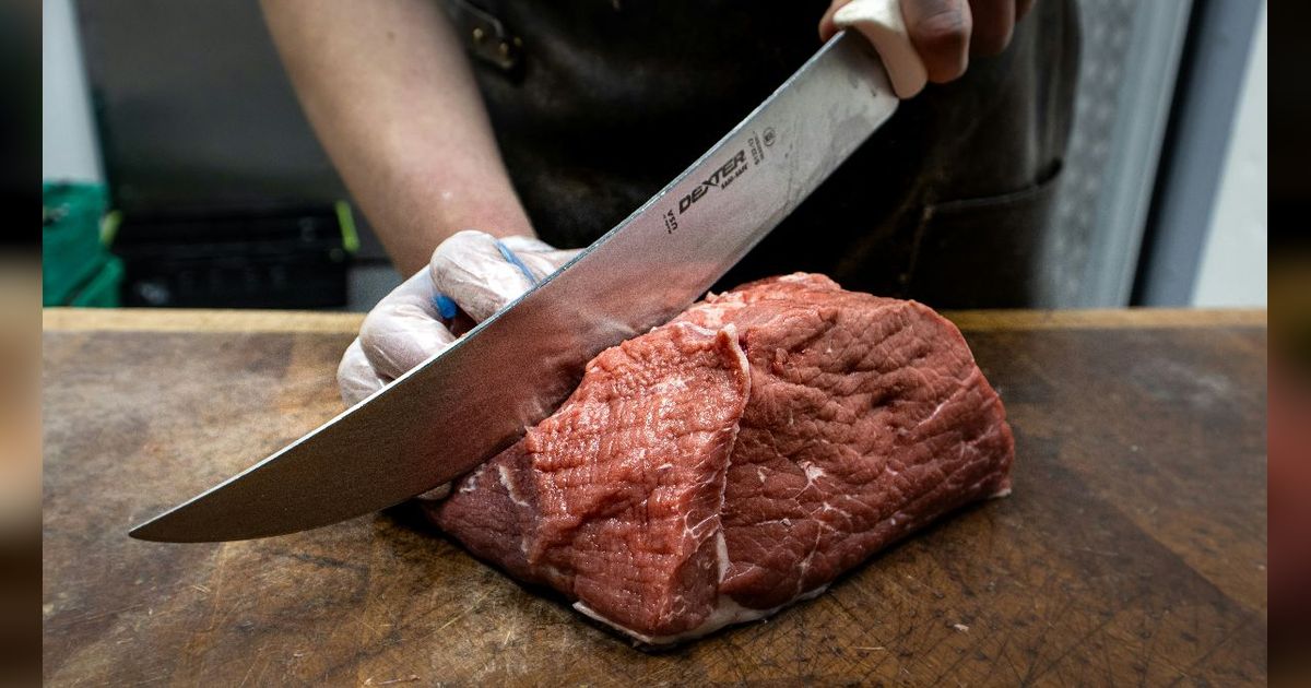 Daging Kurban Dibagikan kepada Siapa Saja? Ini Dia 3 Golongan yang Berhak Menerimanya