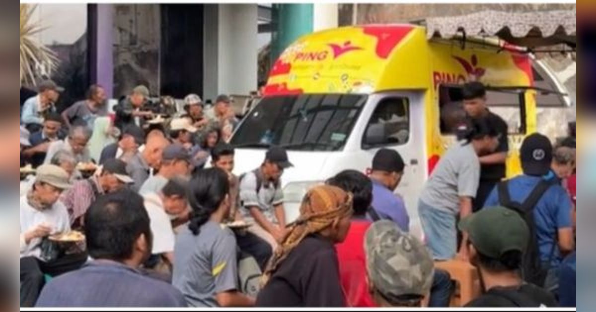 Aksi Sekelompok Orang Buka Warung Makan Bayar Hanya Seribu Ini Viral, Bisa Makan Sepuasnya