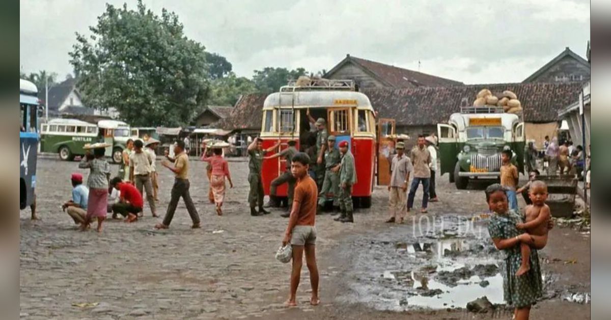 10 Potret Bus Lawas di Era 60 hingga 70-an, Serba Apa Adanya Tapi Desainnya Garang