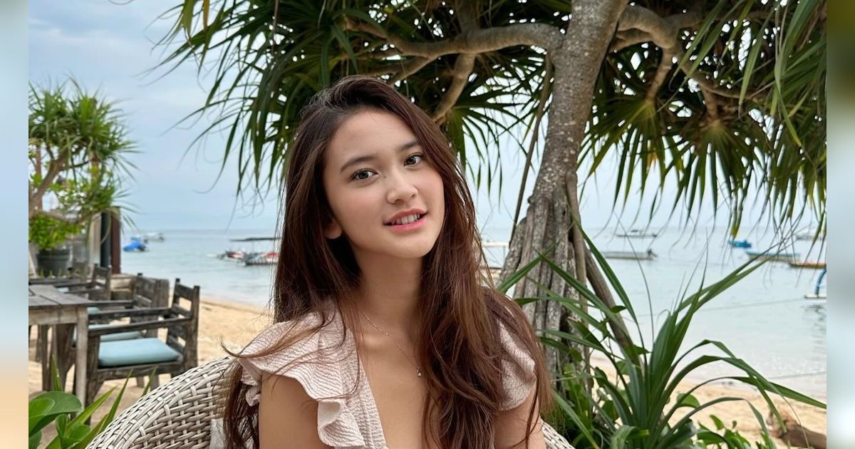 8 Potret Harleyava Princy Putri Sulung Ferry Maryadi Dengan Istri Pertama, Ungkap Sikap Manis Sang Ayah