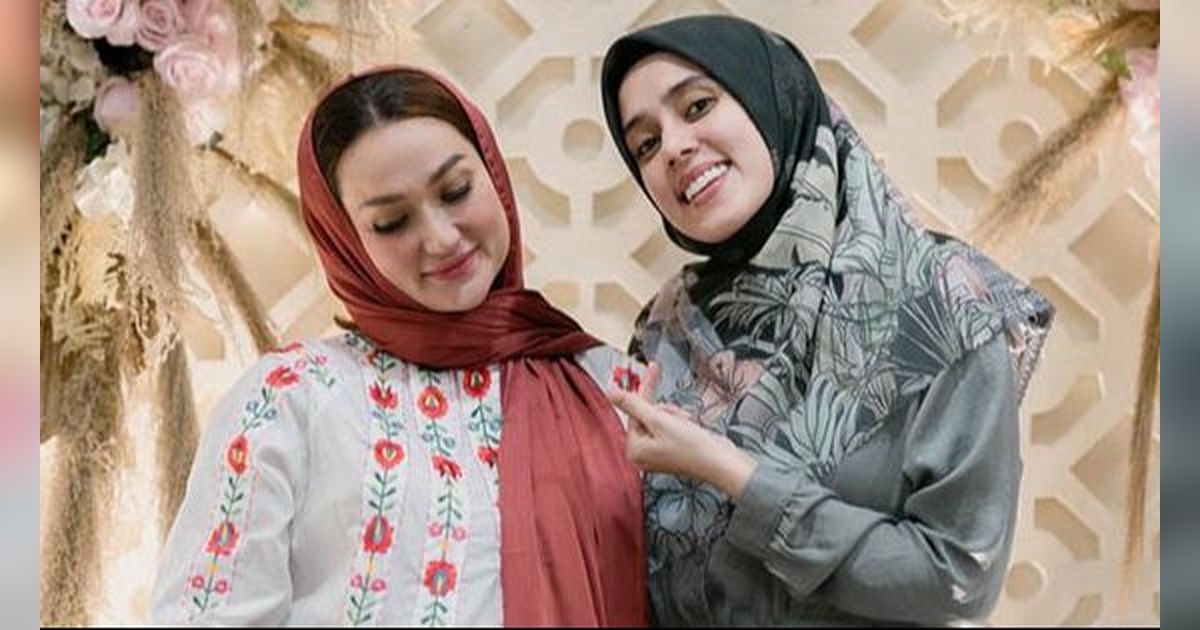 Potret Tasyakuran 7 Bulanan Kehamilan Tengku Dewi Putri, Andrew Andika Tak Nampak