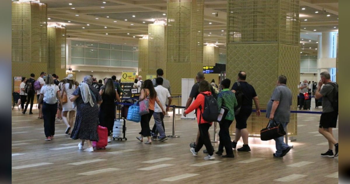 Mengapa Penumpang Harus Jalan Jauh saat Menuju Gate di Bandara? Ternyata Ini Rahasianya