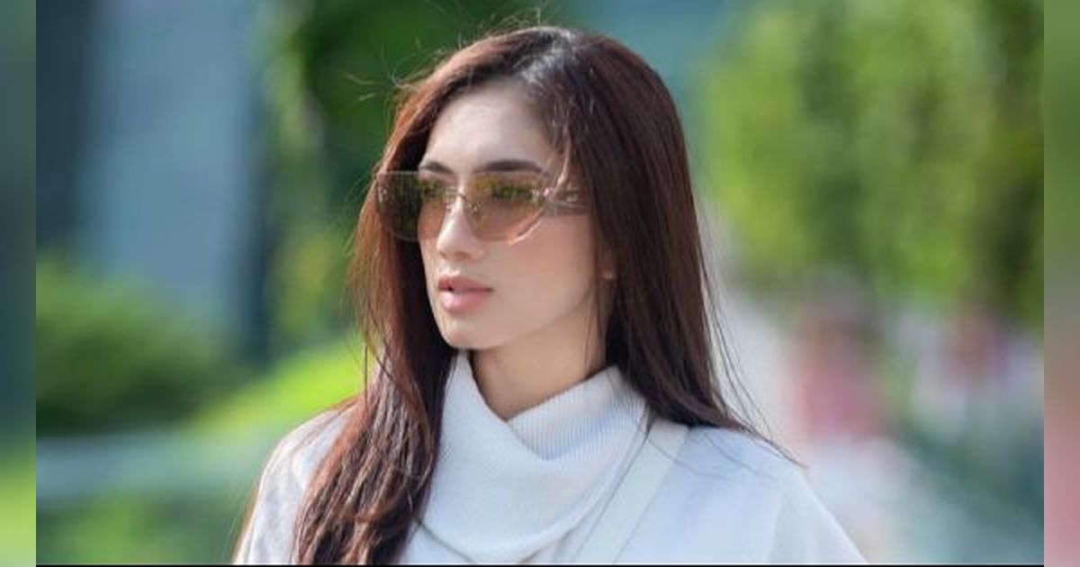 8 Potret Terbaru Angel Karamoy yang Hidungnya Makin Mancung dan Bikin Pangling Usai Oplas
