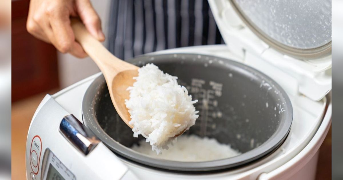 Cara Memasak Nasi di Rice Cooker Agar Pulen dan Tahan Lama, Cukup Tambahkan 2 Daun Ini