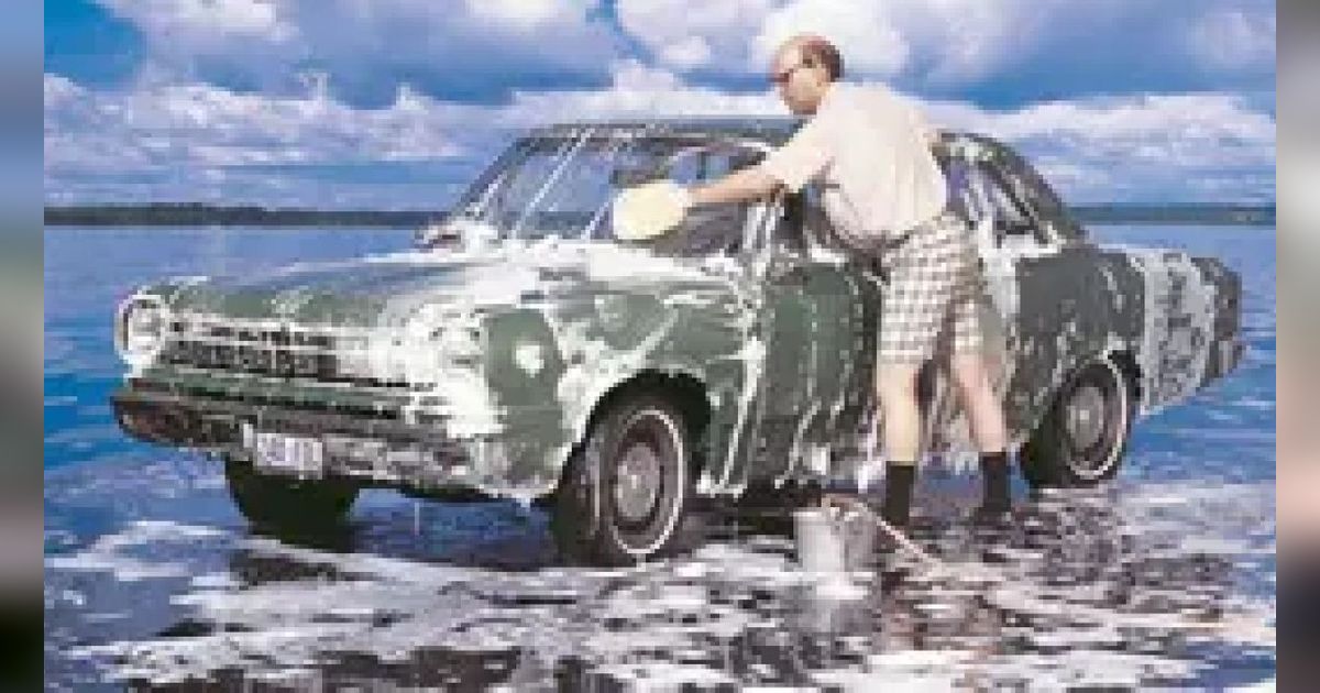 Hindari Menggunakan Sabun Cuci Piring saat Mencuci Mobil.