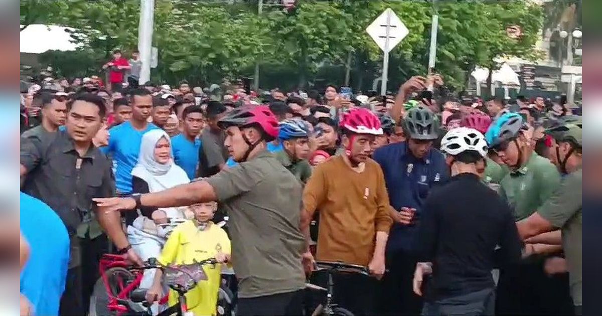 Momen Presiden Jokowi, Iriana hingga Jan Ethes Bersepeda di Bundaran HI