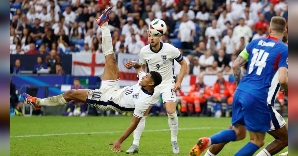 FOTO: Momen Comeback Maut Inggris Tumbangkan Slovakia di Euro 2024, Diwarnai Gol Salto Jude Bellingham