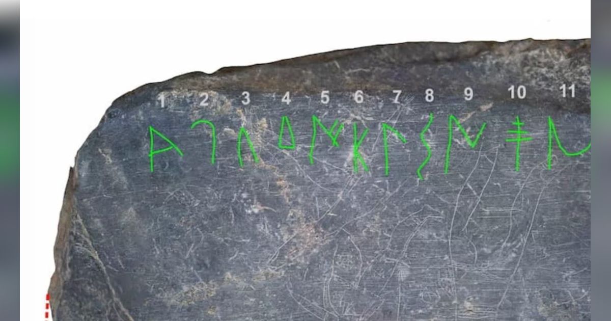 Sedang Asyik Baca Berita Penemuan Arkeologi, Orang ini Malah Lihat Ada Alfabet Misterius di Temuan yang Baru Diumumkan
