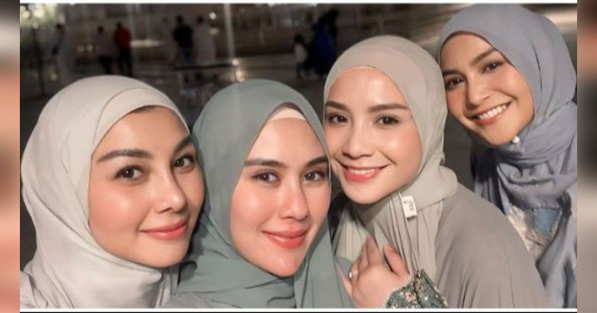 Kompak Berhijab Usai Haji, Ini Penampilan Baru Nagita Slavina, Caca Tengker, Syahnaz, dan Nisya Ahmad yang Jadi Sorotan