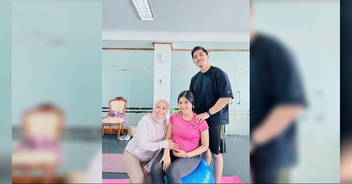 7 Potret Erina Gudono saat Jalani Prenatal Yoga Bersama Kaesang, Potret Cantik Bumil Bikin Salfok