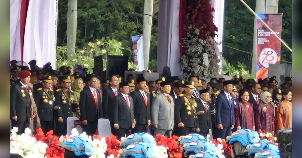 Usai Operasi Cidera Kaki, Prabowo Hadiri HUT ke-78 Bhayangkara di Monas