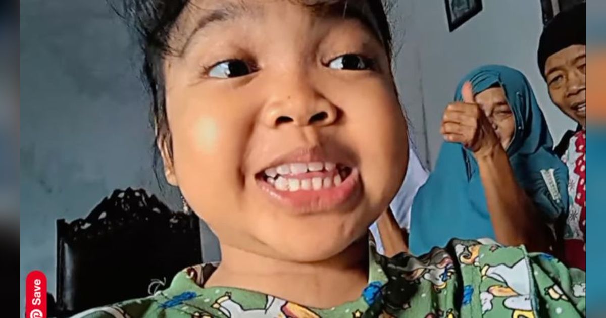 Aksi Kocak Bocah Ngevlog dengan Nenek-nenek: Bersama Para Bestie Tuwir-tuwir