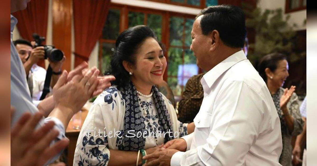 Potret Titiek Soeharto Jenguk Prabowo Subianto Usai Kaki Dioperasi, Tatapan Matanya Syahdu
