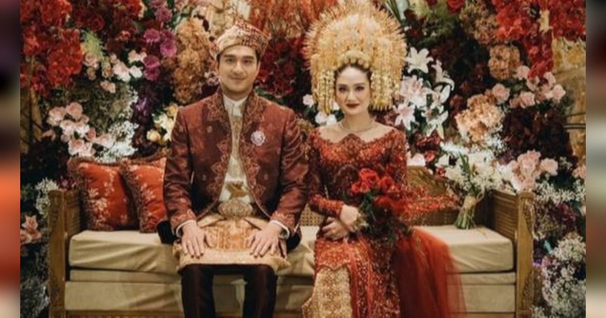 Mewah Dengan Adat Minang, 8 Foto Resepsi Pernikahan Salshabilla Adriani dan Ibrahim Risyad