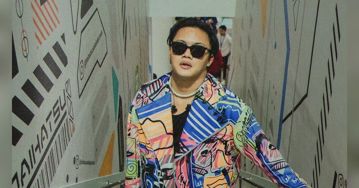 Tampil dengan Wajah Baru, 8 Potret Transformasi Rizky Febian yang Kini Jadi Sorotan