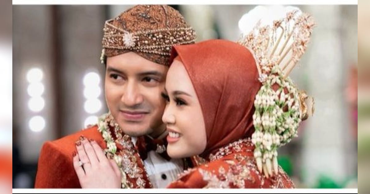 Resmi Menikah, Begini Perjalanan Cinta Chand Kelvin dan Dea Sahirah