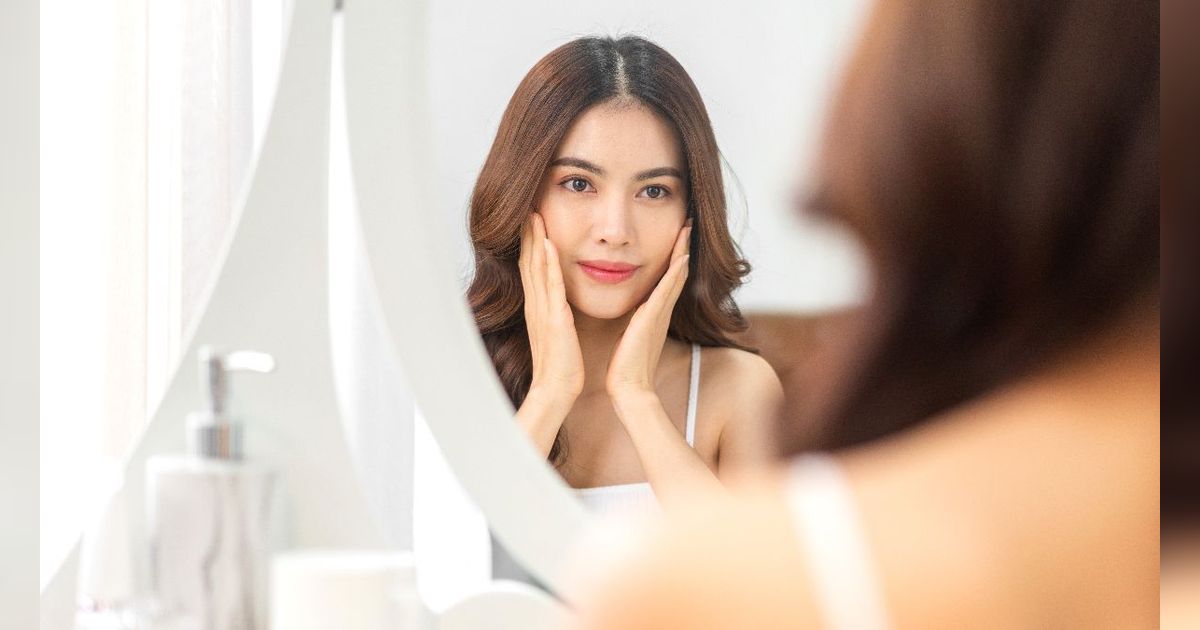 Pakai 3 Produk Skincare Sebelum Makeup untuk Dapatkan Riasan Flawless Ala MUA Korea