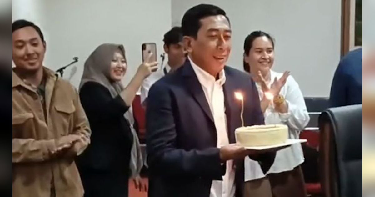 Mantan Panglima Kaget Dapat Kejutan Ultah dari Orang Spesial saat Rapat ‘Mau Tak Marahin Anak Gue Sendiri’