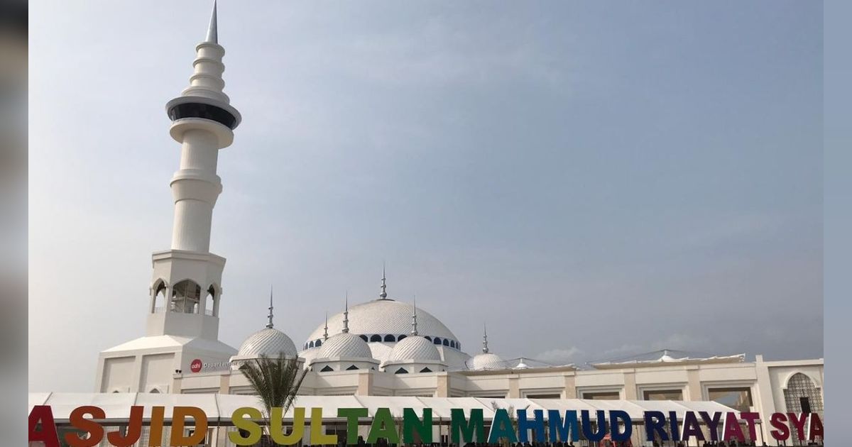 Punya Menara Pandang Setinggi 99 Meter, Ini Fakta Menarik Masjid Sultan Mahmud Riayat Syah di Batam