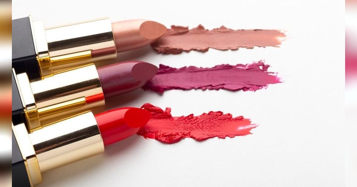 Jangan Dibuang! Ini Cara Menyambungkan Lipstik yang Patah dengan Cara yang Mudah