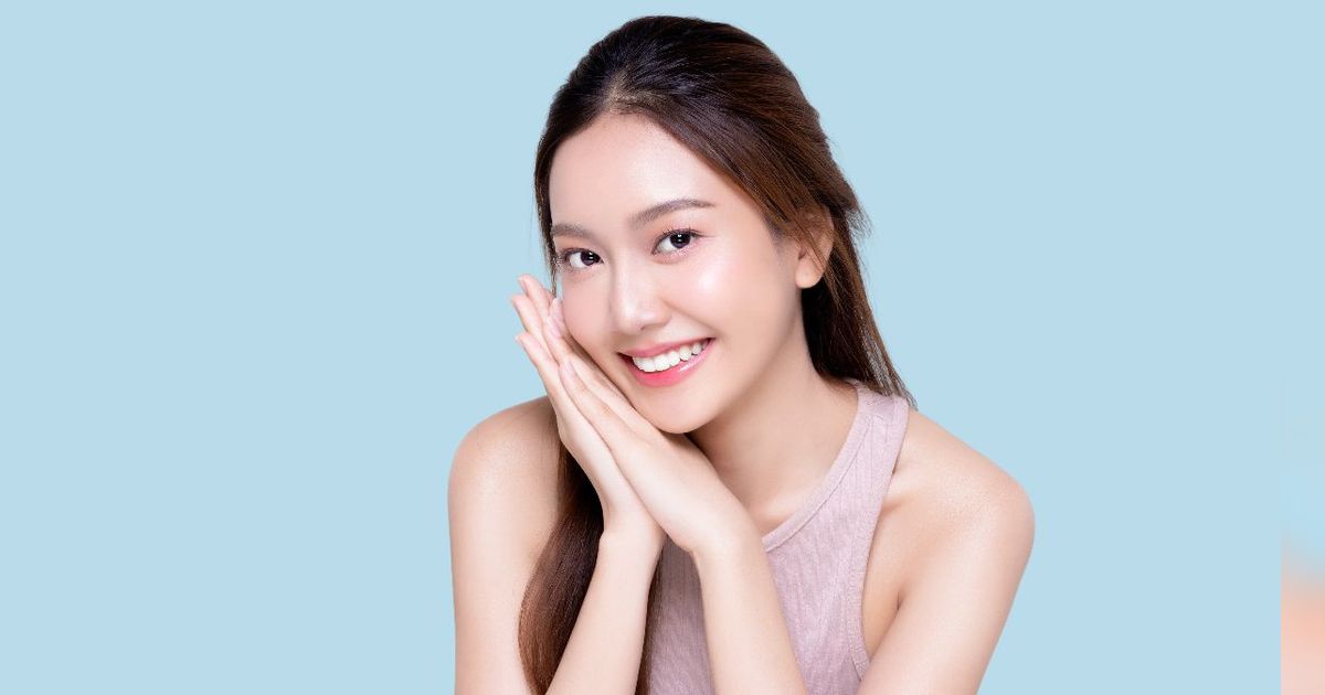 Cara Bikin Makeup Tampak Mulus 'Tanpa Pori' Seperti Efek Airbrush