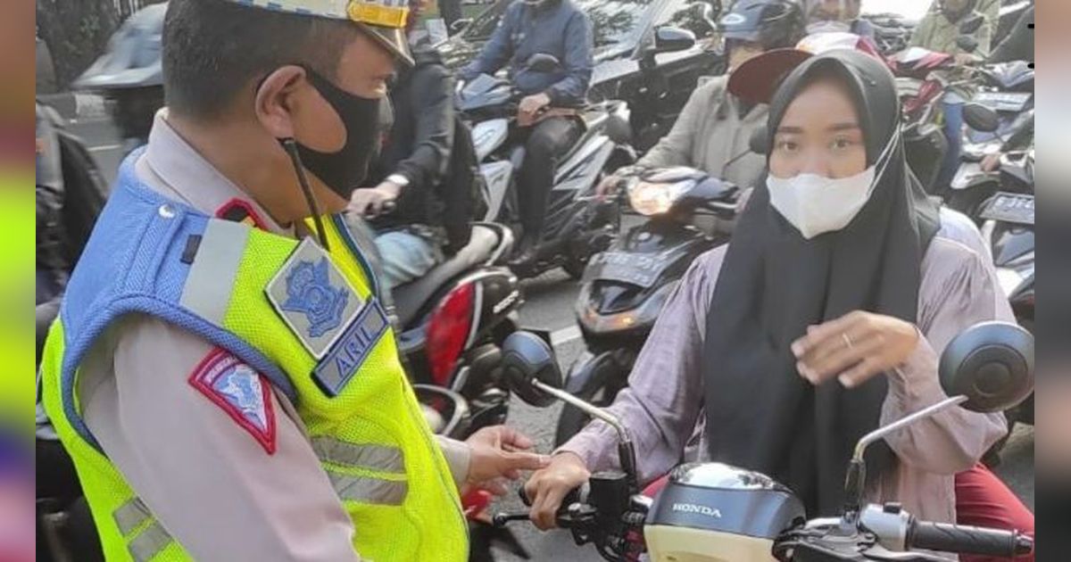 10 Potret Pelanggaran Lalu Lintas yang Bikin Polisi Tepuk Jidat, Harus Diberi Tilang Tak Cuma Teguran