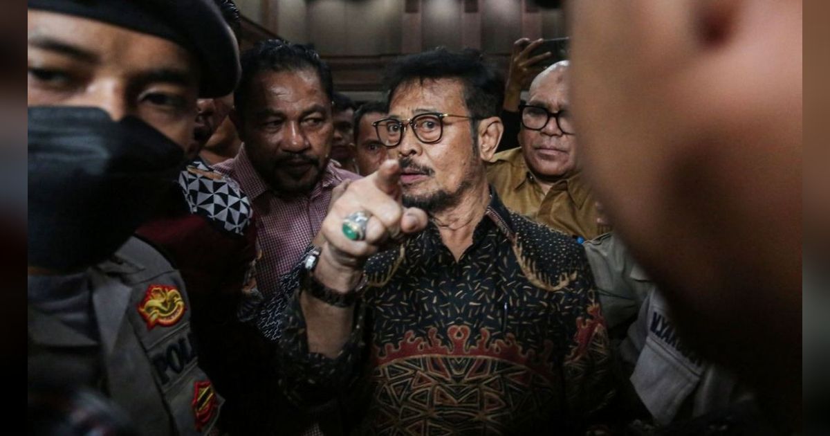 FOTO: Ekspresi Syahrul Yasin Limpo saat Berterima Kasih dan Minta Maaf usai Divonis 10 Tahun Penjara