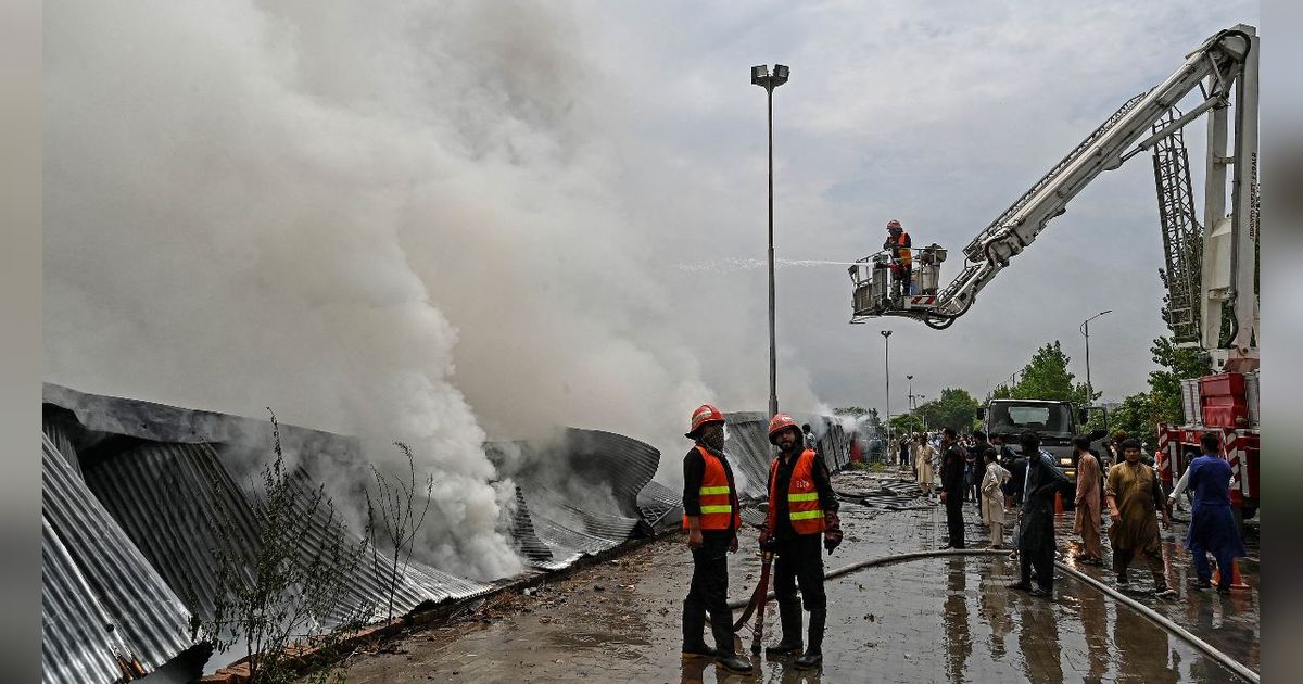 Kebakaran Terjadi di TPA Suwung Bali, 5 Mobil Damkar Dikerahkan