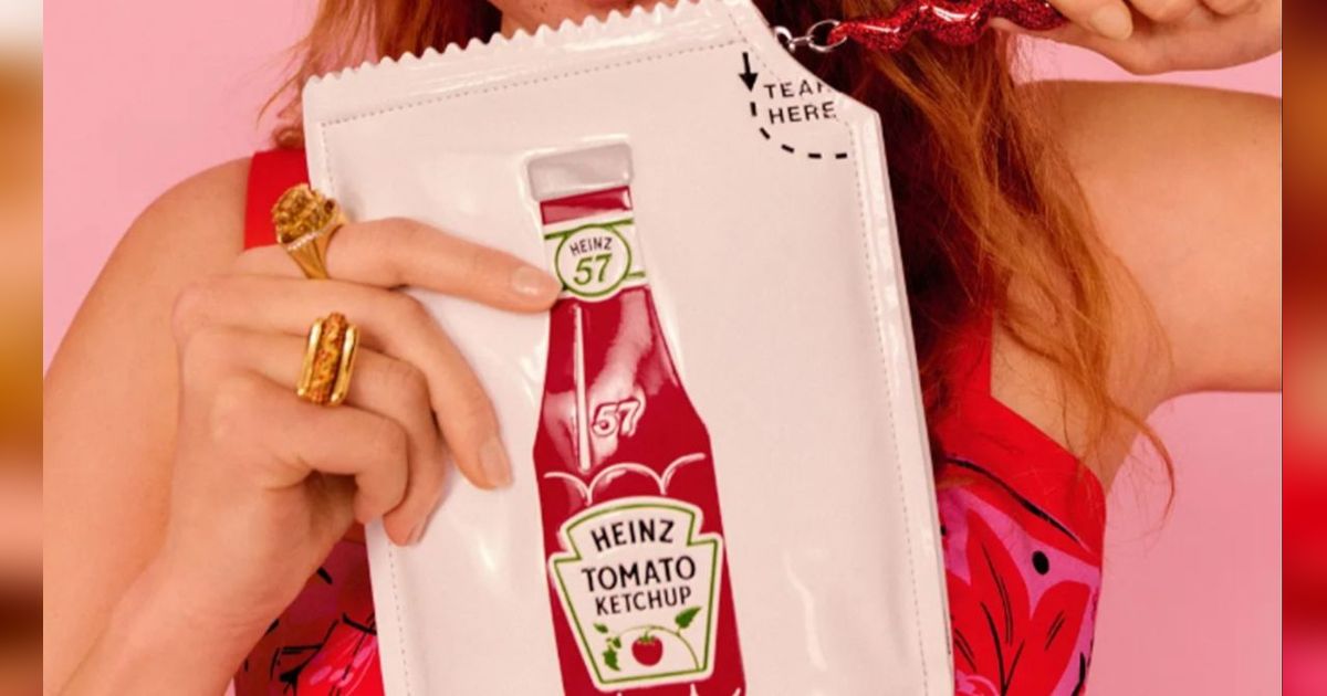 Lagi Lagi Diluncurkan Tas dengan Model Nyeleneh, Kali Ini Bentuk Saus Sambal Sachet