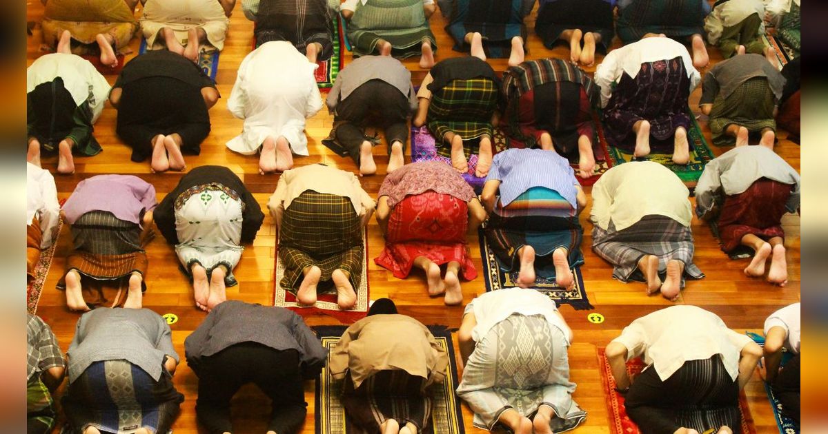 Hukum bagi Laki-Laki yang Tiga Kali Meninggalkan Sholat Jumat
