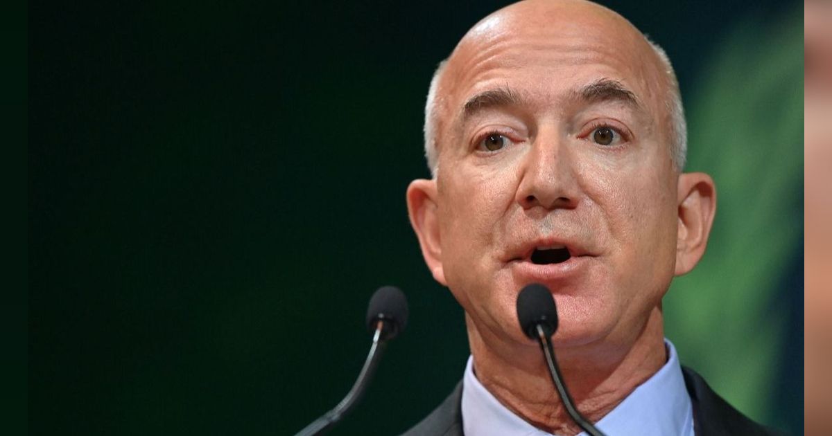 Jeff Bezos Pernah “Iseng” Telepon CS Kantornya, Reaksinya Malah Buat Dia Tertawa