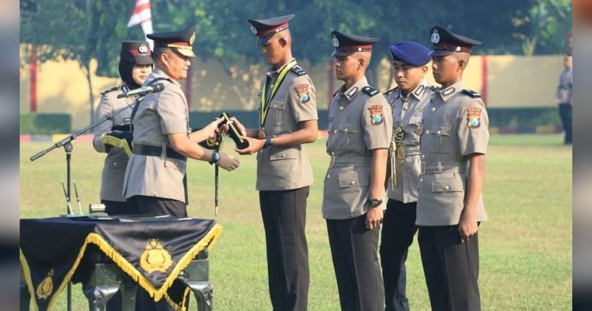 4 Anak Yatim Piatu Lulus Jadi Polisi, Pesan buat Almarhum Sungguh Mengharukan