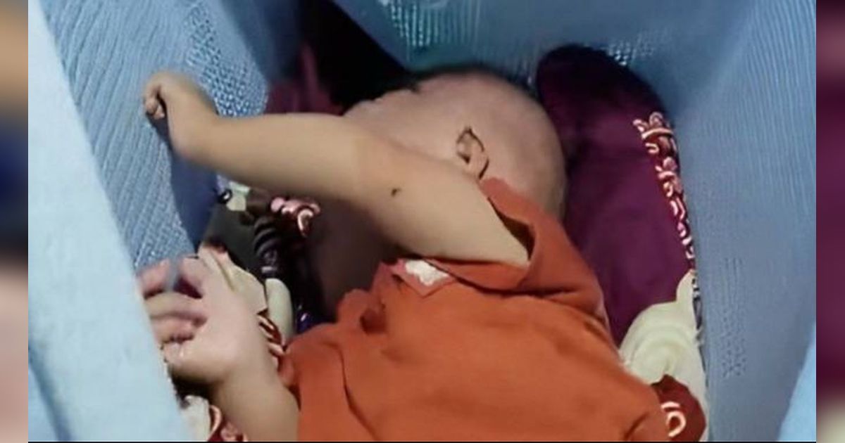 Bukan Pakai Nina Bobo, Bayi Ini Langsung Lelap dengan Suara Penjual Besi