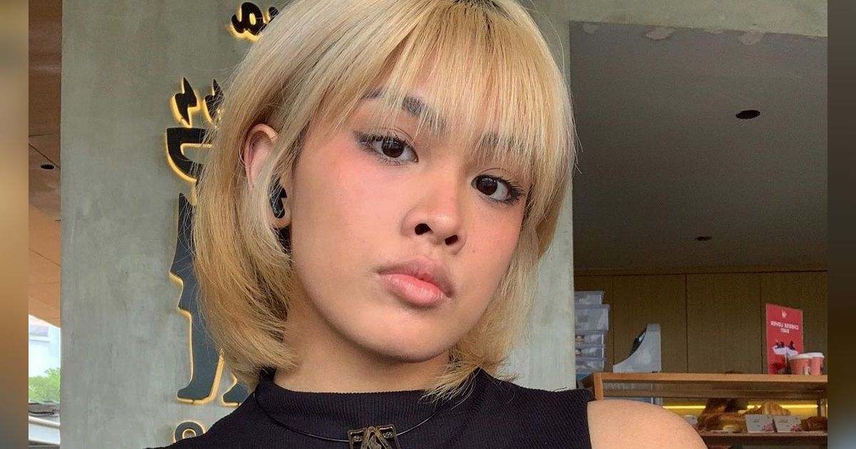 Bersuara Merdu, 8 Potret Audi Kirana Anak Feni Rose yang Jadi Sorotan, Penampilannya Super Nyentrik