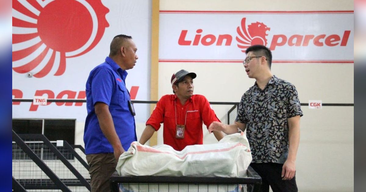 Jatuh Bangun Arifin Jadi Agen Pengiriman Barang, Dihantam Pandemi Hingga Dapat Liburan Gratis ke Jepang