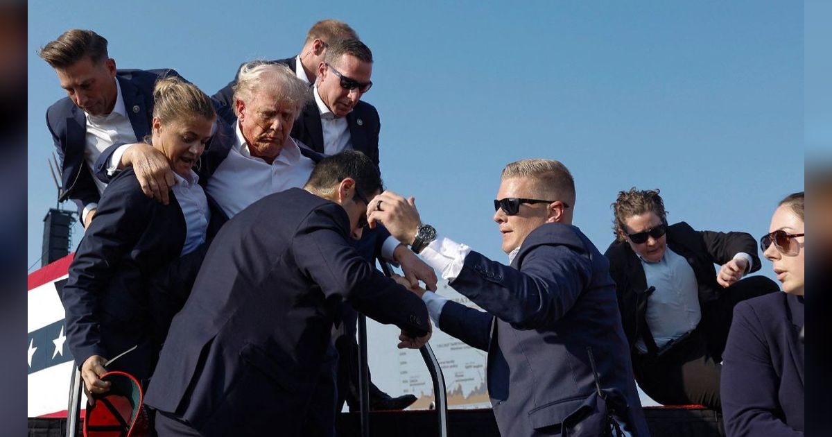 FOTO: Donald Trump Ditembak, Begini Aksi Pasukan Secret Service Langsung Siaga Perketat Keamanan