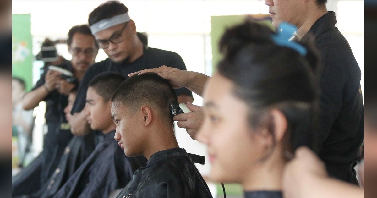 FOTO: Intip Prosesi Potong Rambut Calon Anggota Paskibraka Jelang Upacara HUT RI di IKN Nusantara