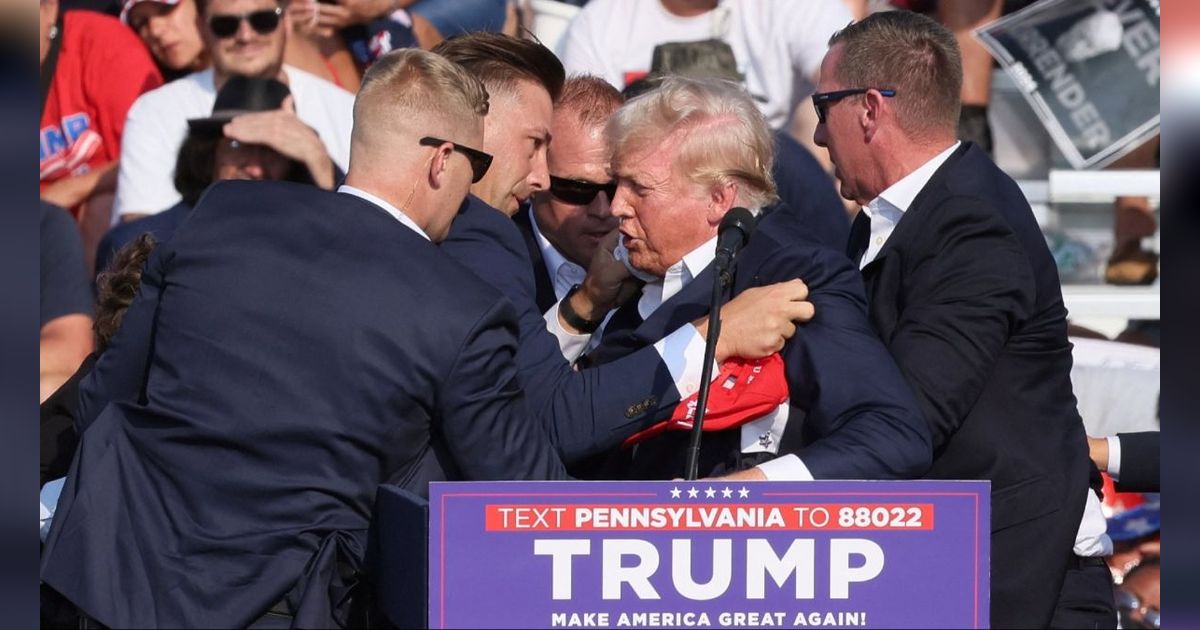 VIDEO: Momen Donald Trump Kepalkan Tangan Usai Ditembak, Secret Service Siaga Penuh