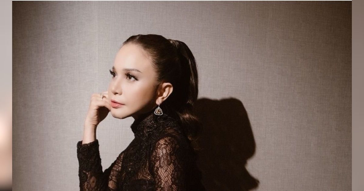 Blak-blakan Rossa Ungkap Hubungannya dengan Afgan Syahreza