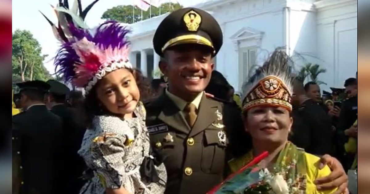 VIDEO: Merinding! Tangis Haru Perwira TNI-Polri Dipelukan Orangtua Usai Dilantik Presiden Jokowi