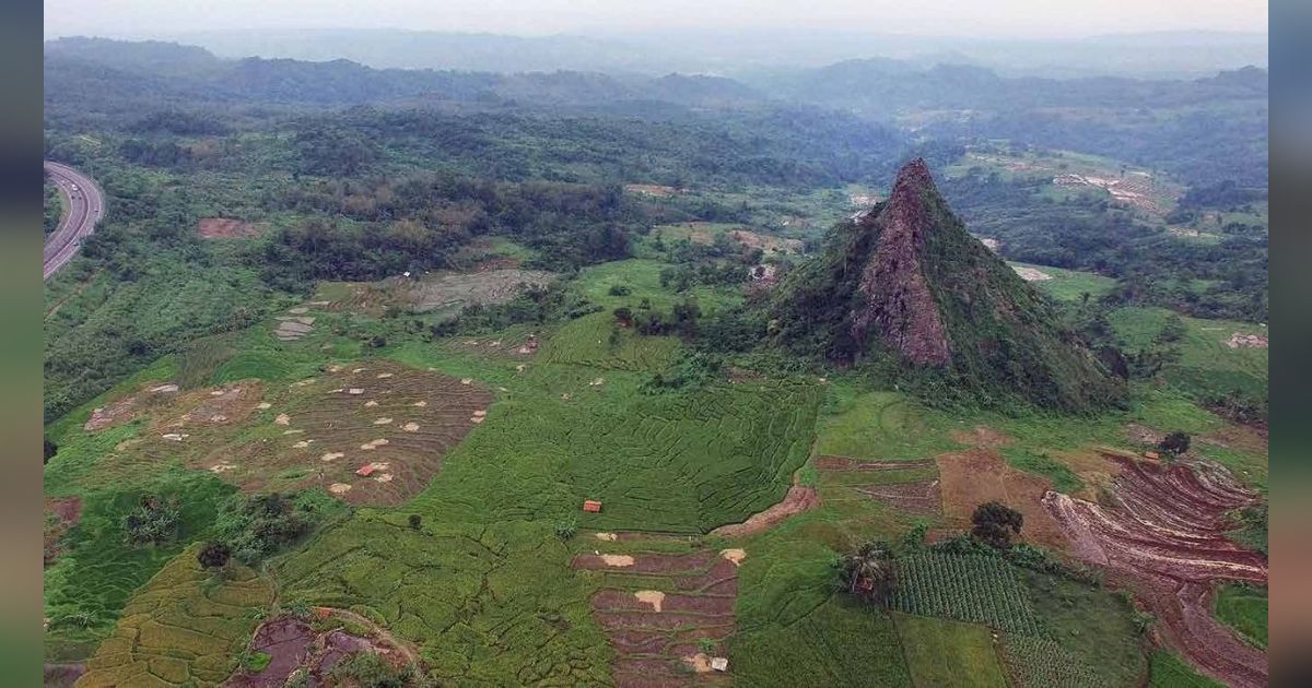 Fakta Unik Gunung Patenggeng Purwakarta, Peninggalan Zaman Purba yang Ada di Cerita Sangkuriang