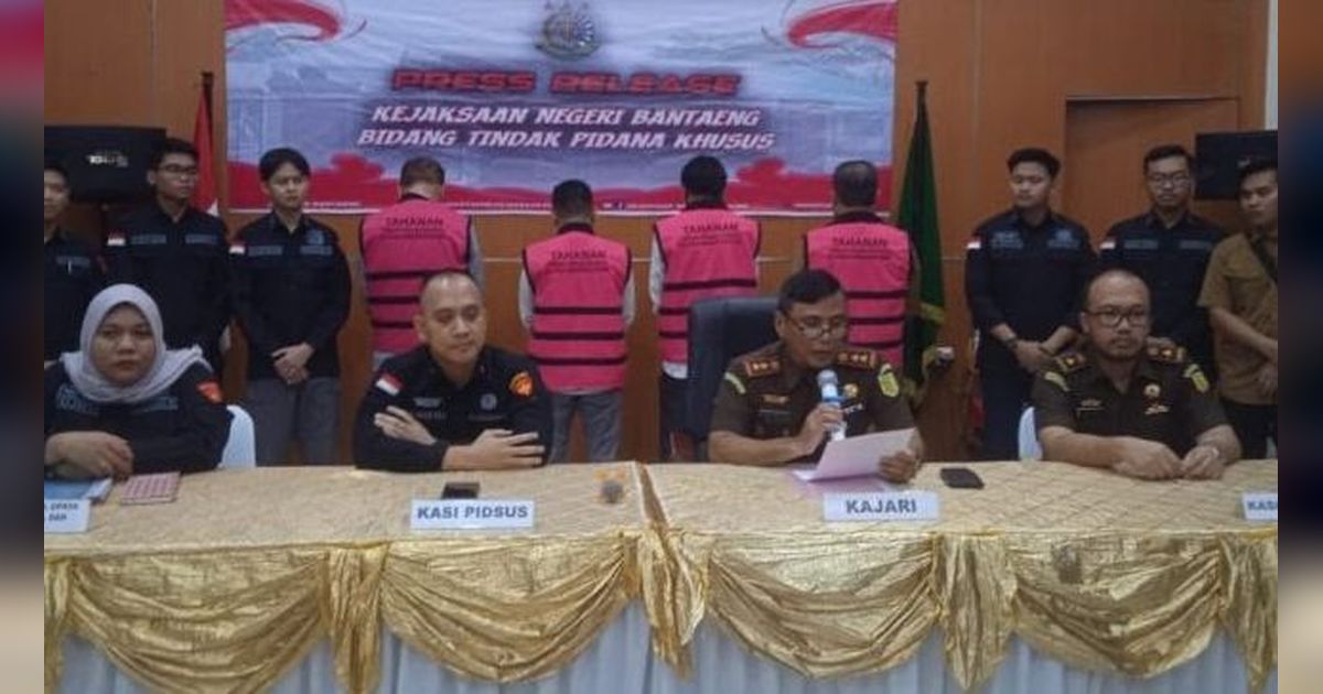 Jadi Tersangka Korupsi Sekretariat, 4 Pimpinan DPRD Bantaeng Langsung Ditahan di Rutan