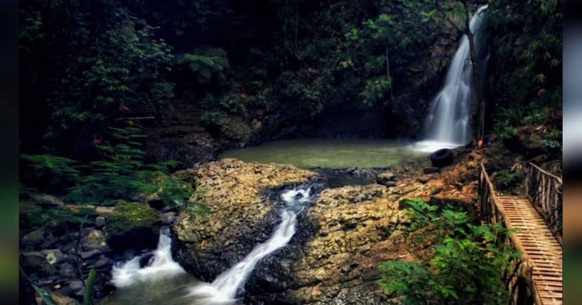 Merasakan Keunikan Curug Ciangin Subang, Bisa Uji Adrenalin Melompat dari Ketinggian 7 Meter