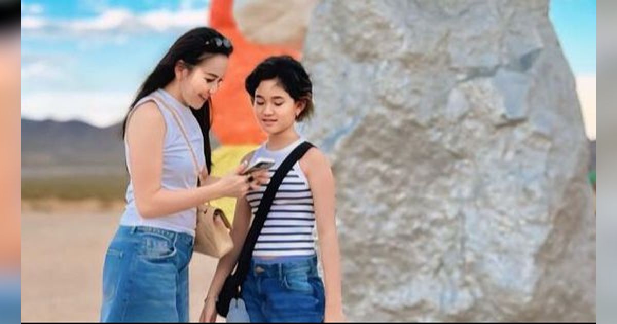 Bak Bareng Bestie, 8 Potret Liburan Ayu Ting Ting dan Bilqis di Las Vegas