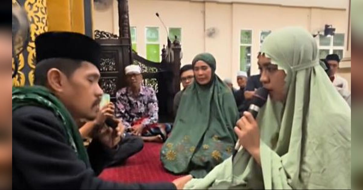 Momen Haru Rombongan Anak Muda Malam-malam Antar Teman Login Masuk Islam, Disaksikan Puluhan Jamaah