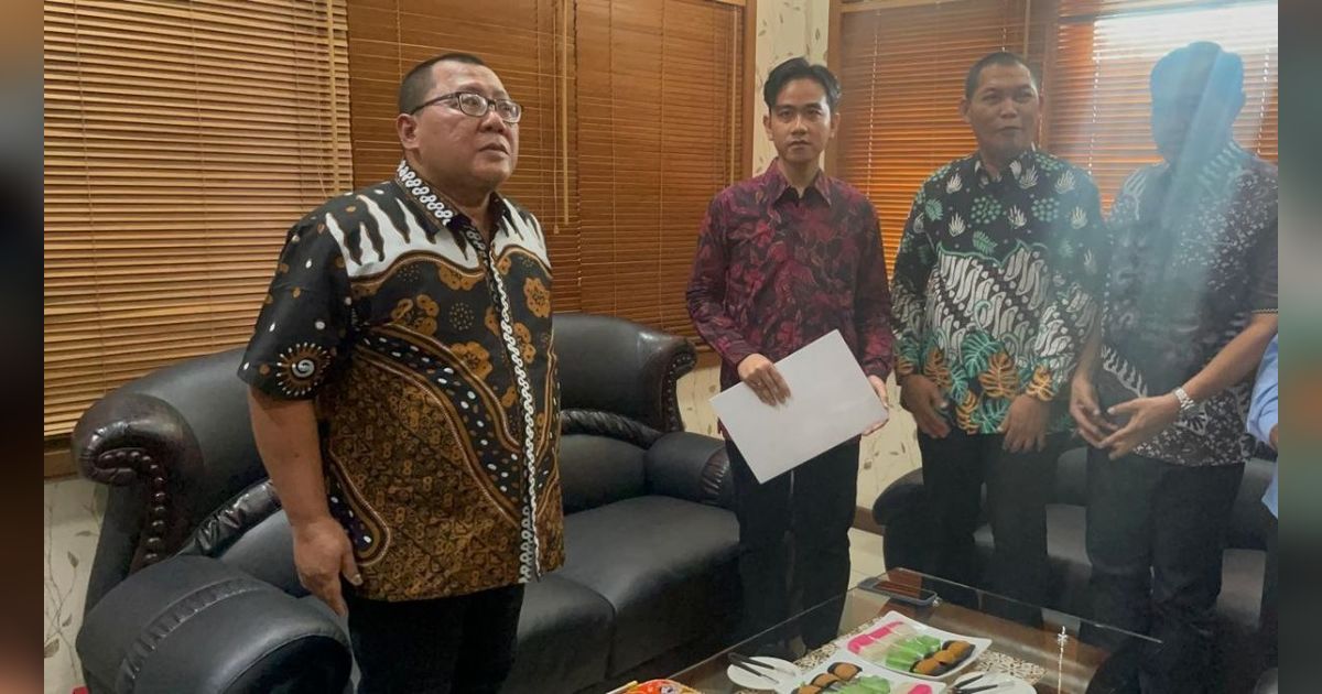 VIDEO: Gibran Kembali Dihujani Interupsi Tajam Fraksi PDIP di DPRD Solo saat Resmi Mundur