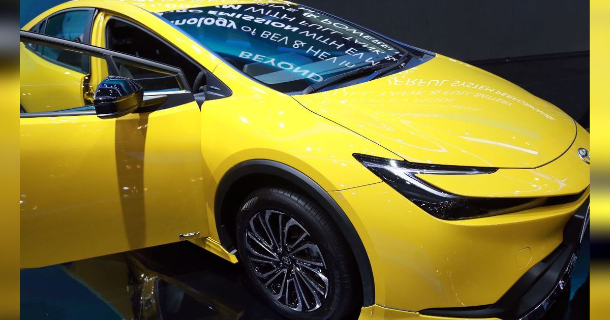 Potret Mobil Hybrid Terbaru Toyota di GIIAS 2024, Punya Desain Mirip Hiu Kepala Palu