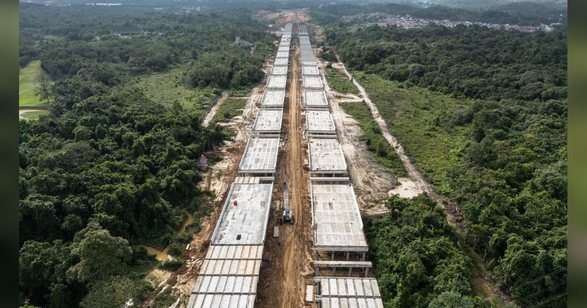 FOTO: Penampakan Jalan Tol IKN yang Membelah Hutan Kalimantan, Pembangunannya Terus Dikebut Jelang HUT RI